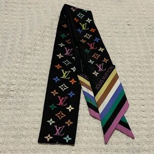 Louis Vuitton Black Multicolor Monogram Scarf